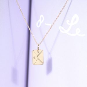 Rectangle pendant plate in yellow gold customized with letter envelope _ maschio gioielli milano (5)